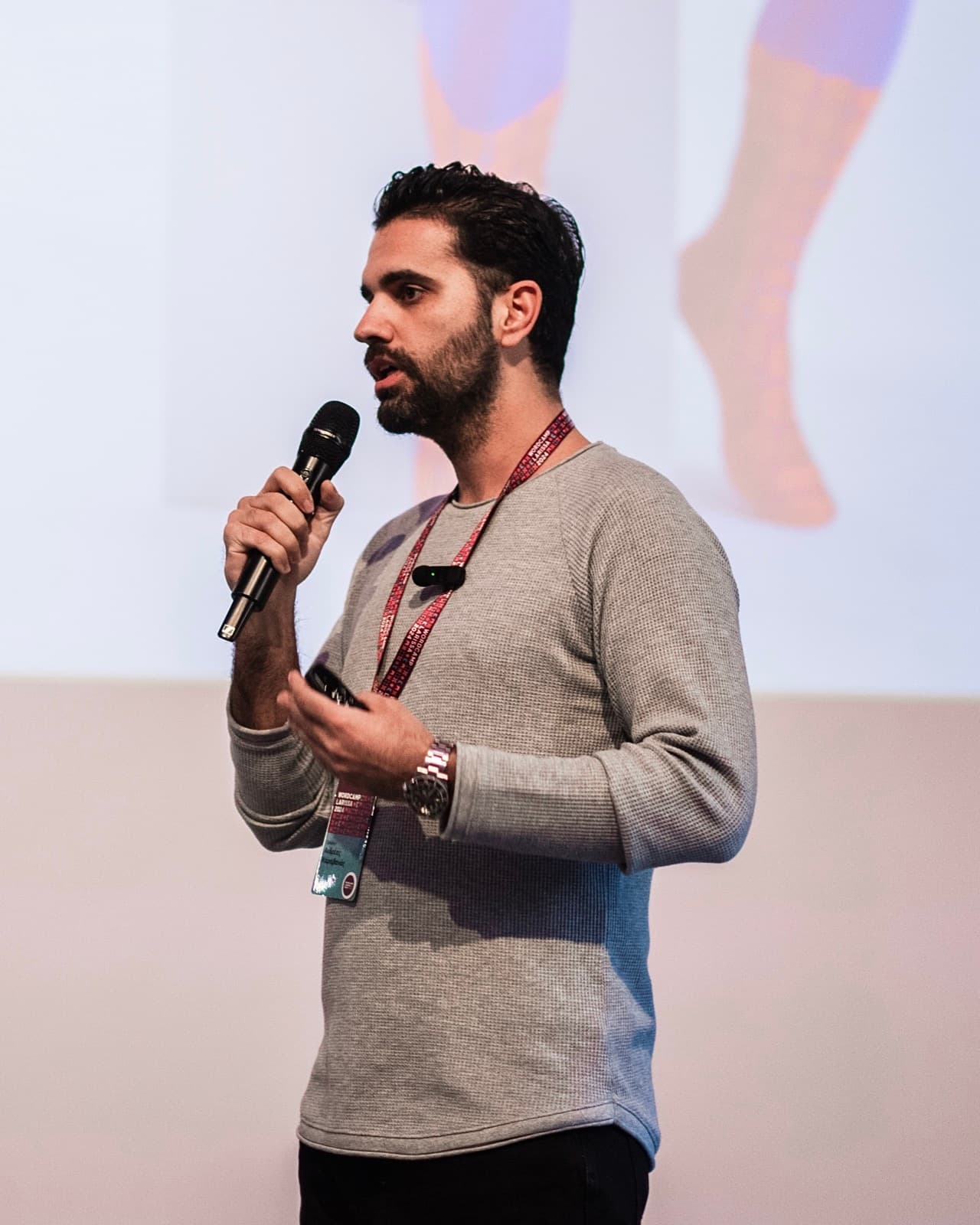 Andreas Karavanas speaking at WordCamp